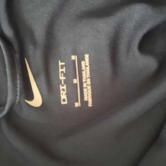 Nike Black Performance Jacket Sleek Design - Picture 10 of 11